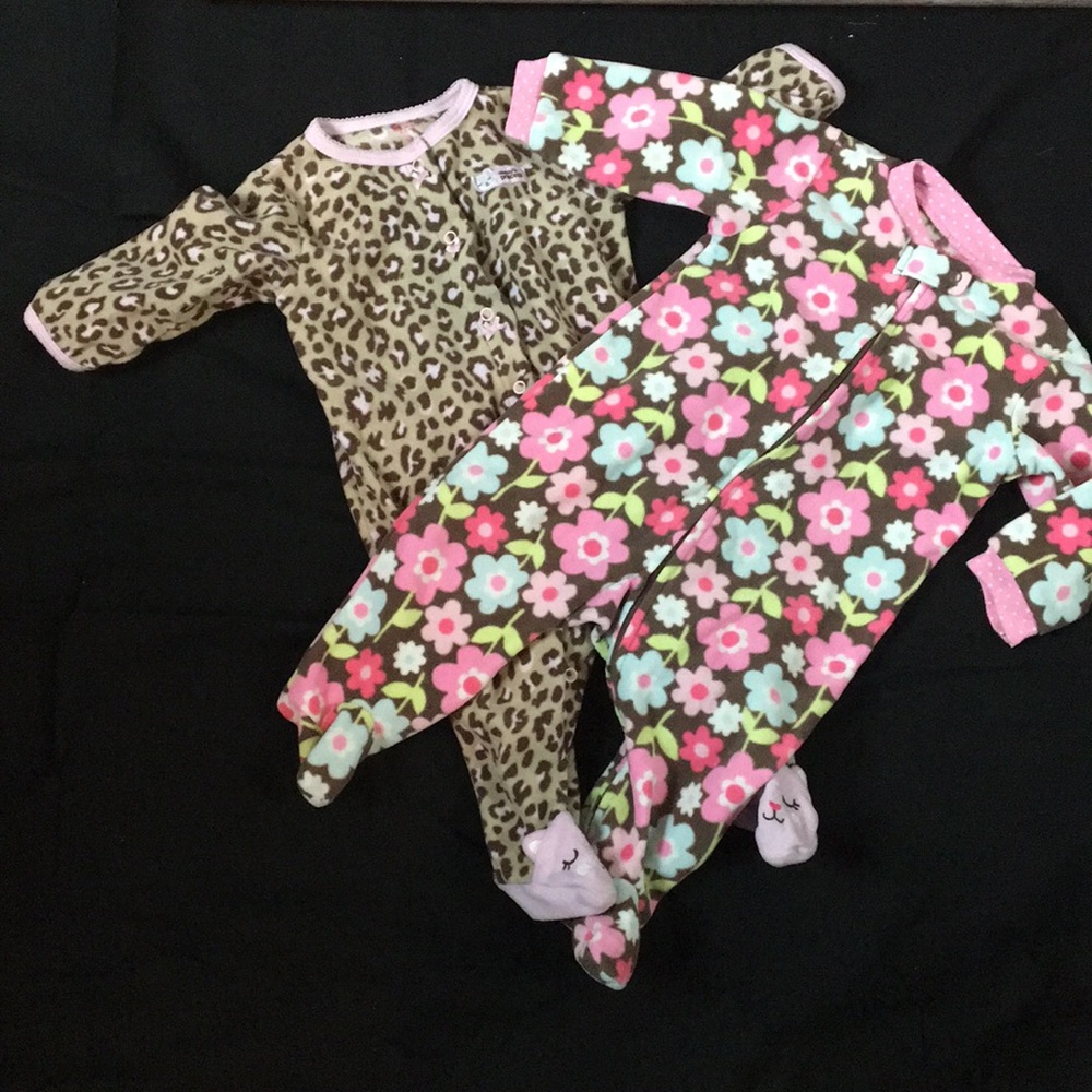 2 Carter’s fleece sleepers